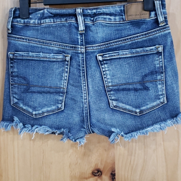 AMERICAN EAGLE destroyed design pocket jean shorts - Picture 3 of 5